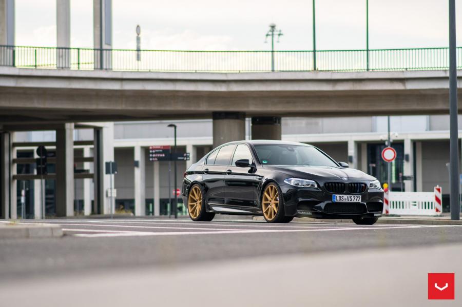  BMW M5 on Vossen Wheels (VFS1) 2017 года  (фото 10 из 29)